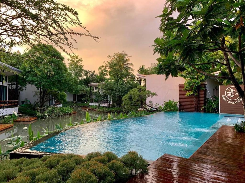 Lumphawa Amphawa Resort Samut Songkhram Экстерьер фото